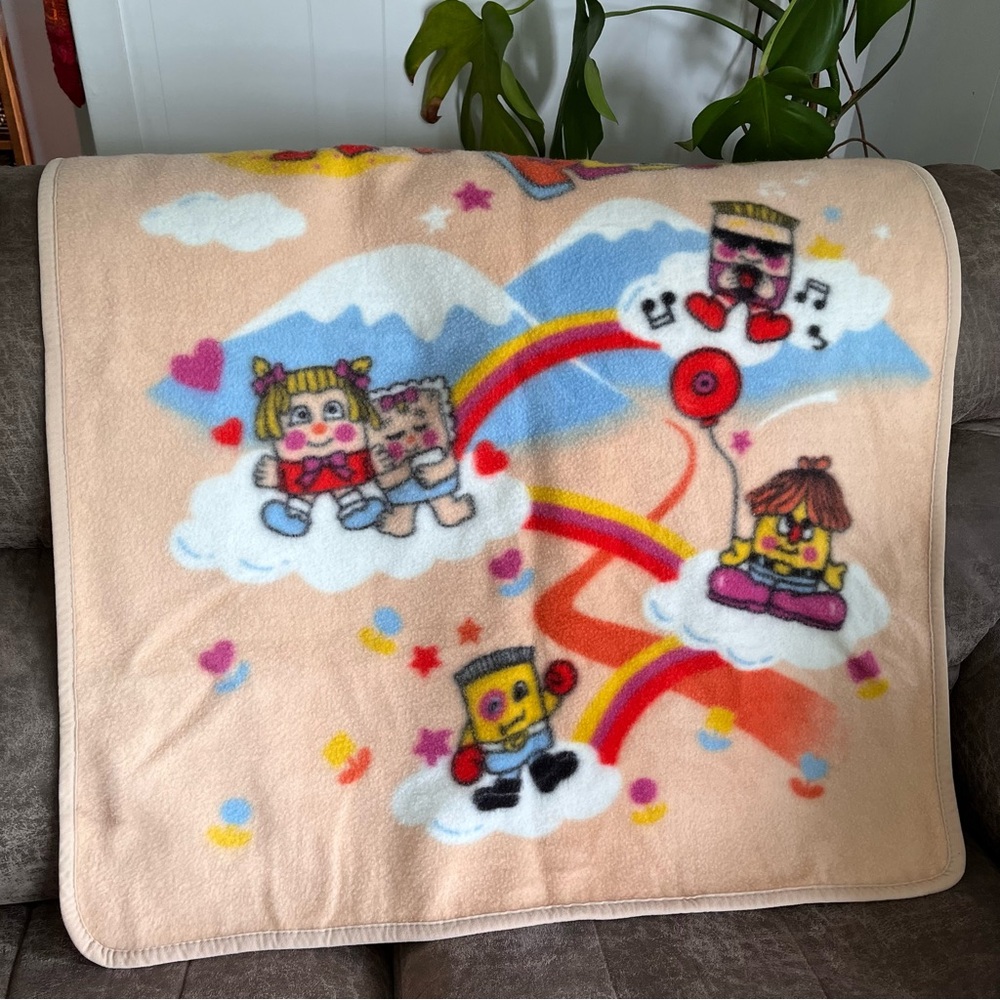Vintage Yamaken Pillow People Blanket Tan Acrylic Polyester Japan RARE Fleece - Picture 2 of 8